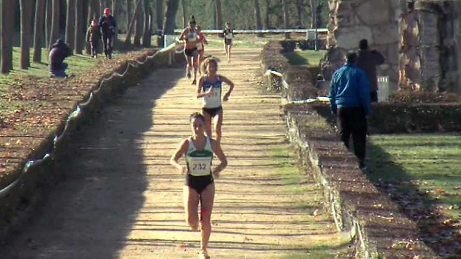 Cross de la Constitución - Carrera Femenina, desde Aranda de Duero (Burgos)