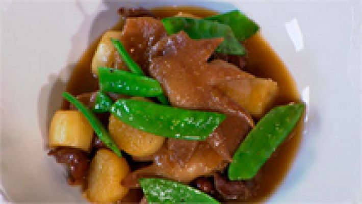 Torres en la cocina - Cazuela de corazones, mollejas y crestas de gallo