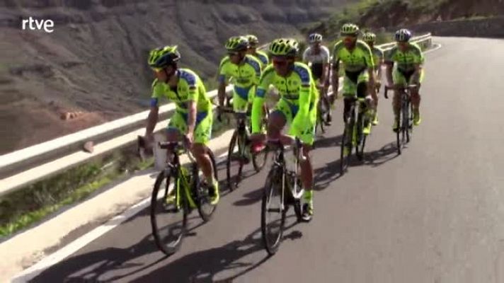 Contador celebra su cumpleaños entrenando en Gran Canaria