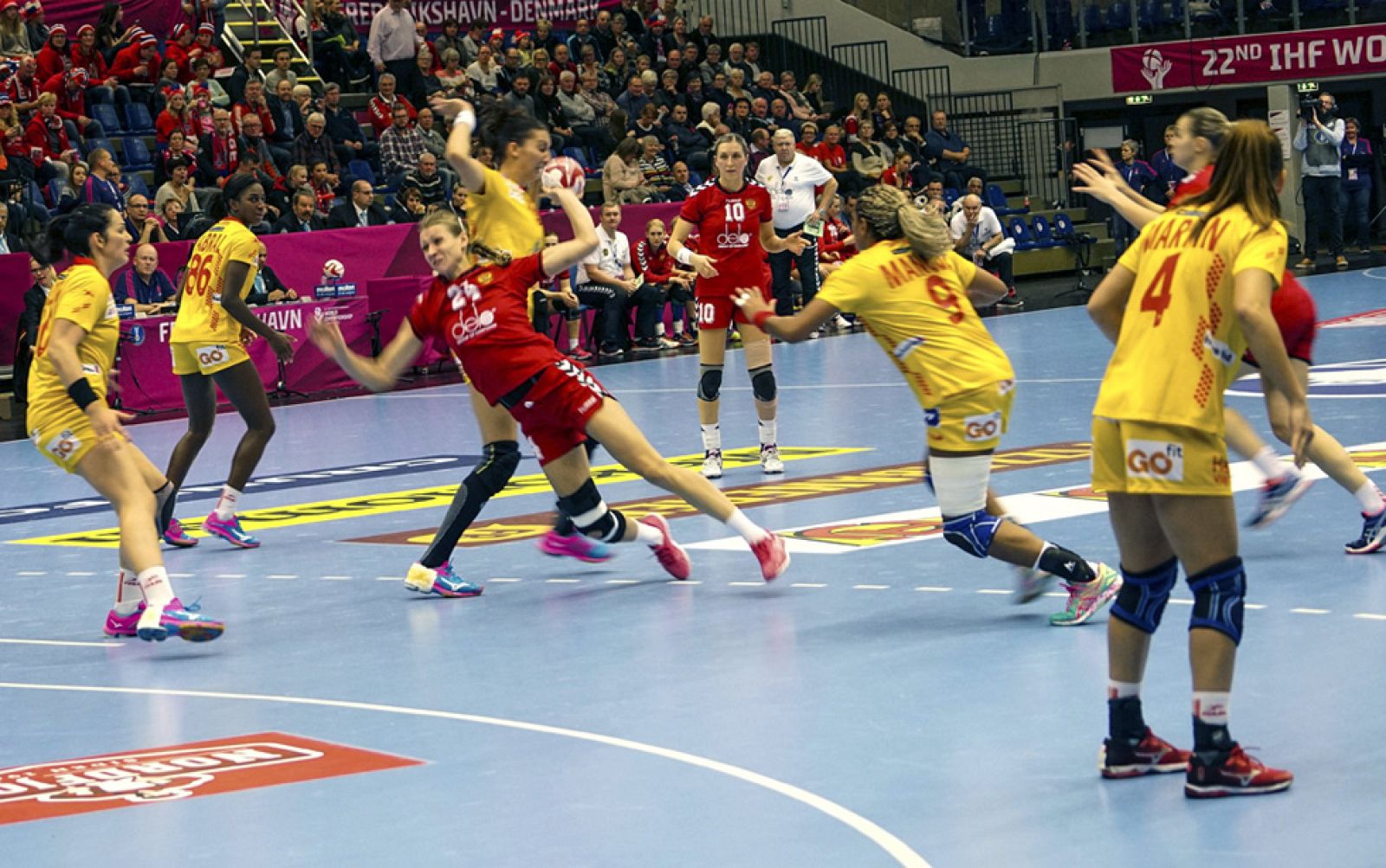 Telediario 1: España paga con la derrota su mala gestión de las superioridades ante Rusia | RTVE Play