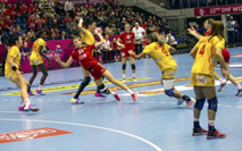 España paga con la derrota su mala gestión de las superioridades ante Rusia | Ver