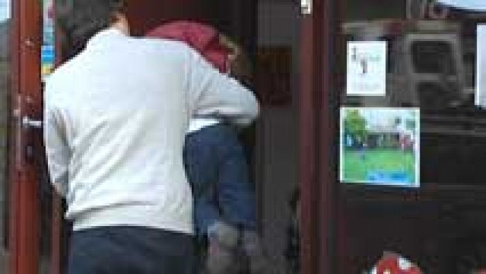 Telediario 1 - Derecho a entrar más tarde al trabajo para llevar a su hijo