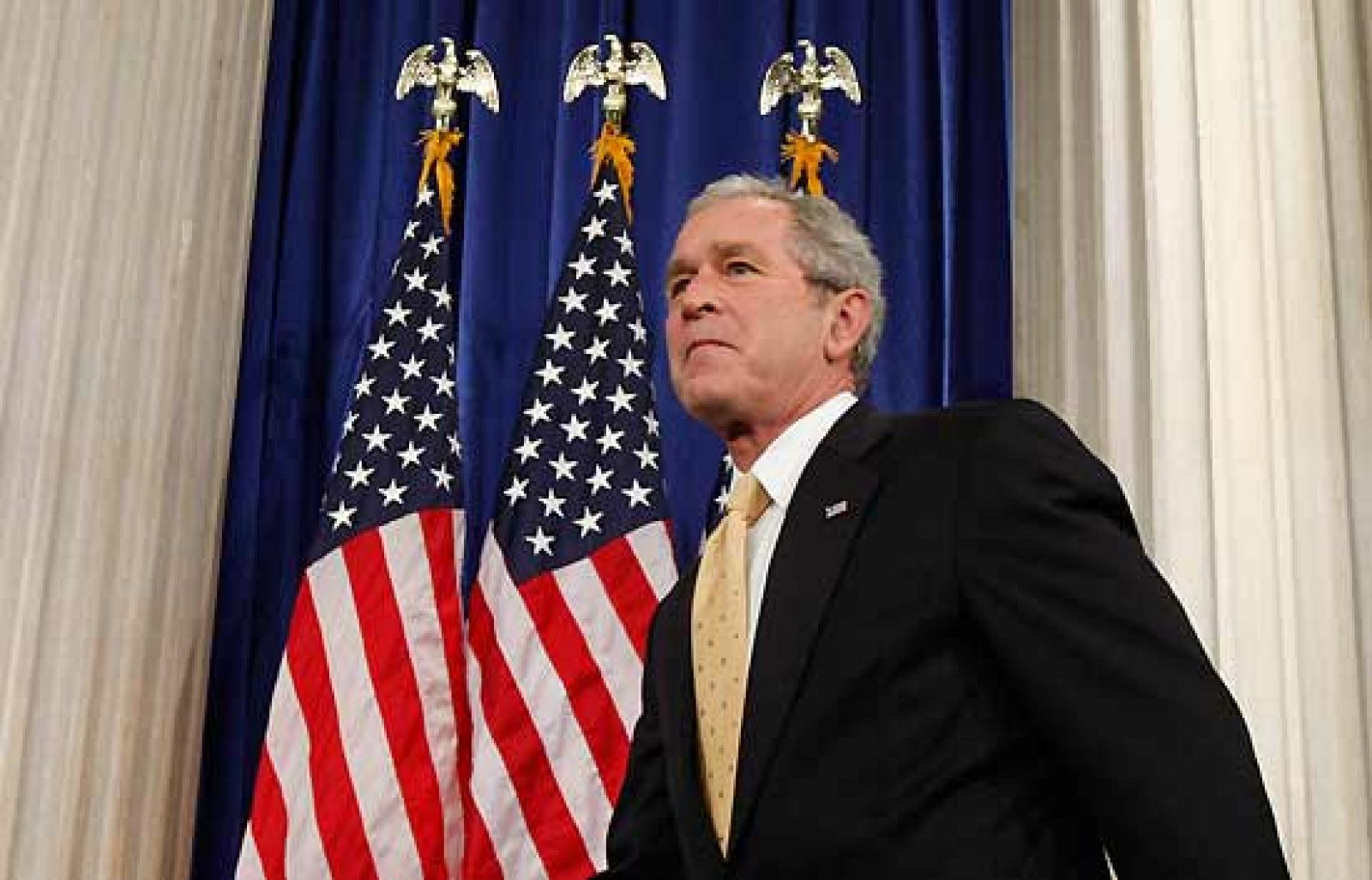 Bush rechaza la refundación del capitalismo | Ver