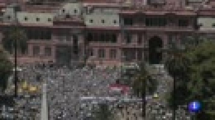 Telediario 1 - Mauricio Macri ha tomado posesión de su cargo en Argentina con una llamada a la unidad de todos los argentinos