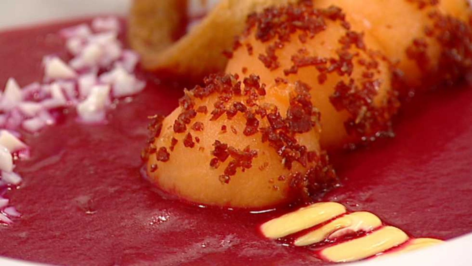 Cocina con Sergio - Salmorejo de remolacha y melón con jamón - Ver ahora