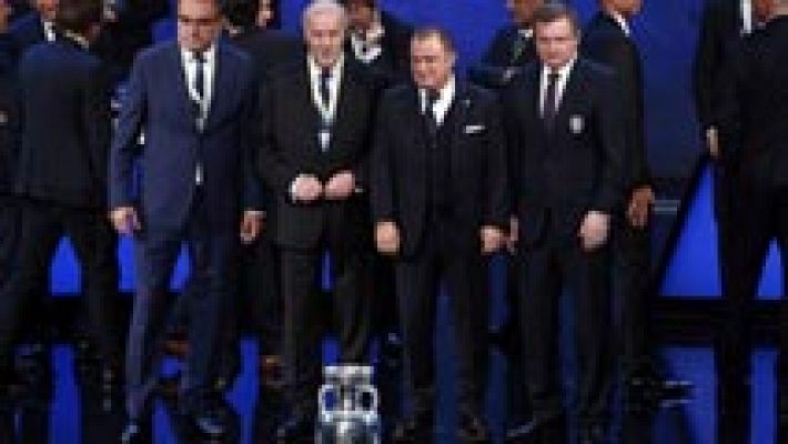 Telediario 1 - España en el grupo D con República Checa, Turquía y Croacia