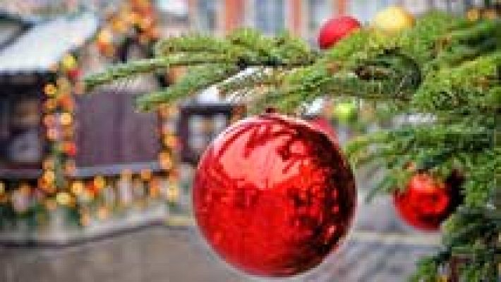 Telediario 1 - La proximidad de las Navidades llena aún más los mercadillos