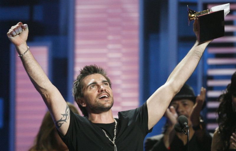 Juanes arrasa en los Grammy Latinos
