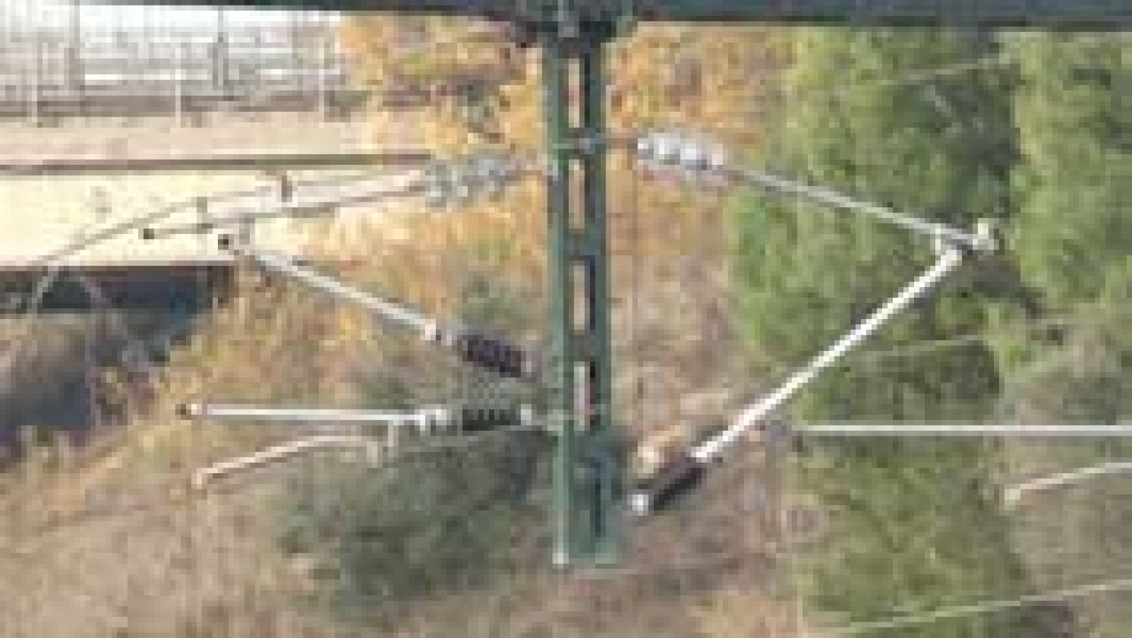 Telediario 1: Un nuevo robo de cable de cobre provoca retrasos en varias líneas de cercanías de Renfe | RTVE Play