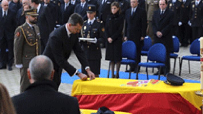 Funeral por los dos policías asesinados en Kabul