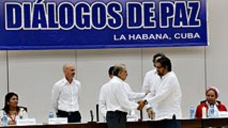 Los delegados del Gobierno de la República de Colombia y de las Fuerzas Armadas Revolucionarias de Colombia - Ejército del Pu