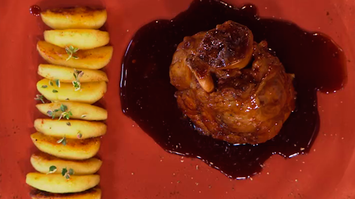 RTVE Cocina - Receta de codillo de cerdo al vino blanco