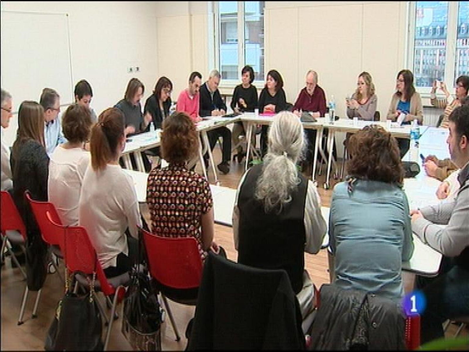  Los derechos sociales deben ser considerados derechos fundamentales. Este es el primer mandamiento de un decálogo elaborado por la Mesa del Tercer sector del Principado de Asturias. El instituto nacional de silicosis ha elaborado una guia con información y recomendaciones sobre el riesgo por exposición a sílice cristalina respirable.