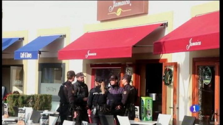 Informatiu Balear - Condemna de la patronal de restauració a la suposada trama d'explotació laboral