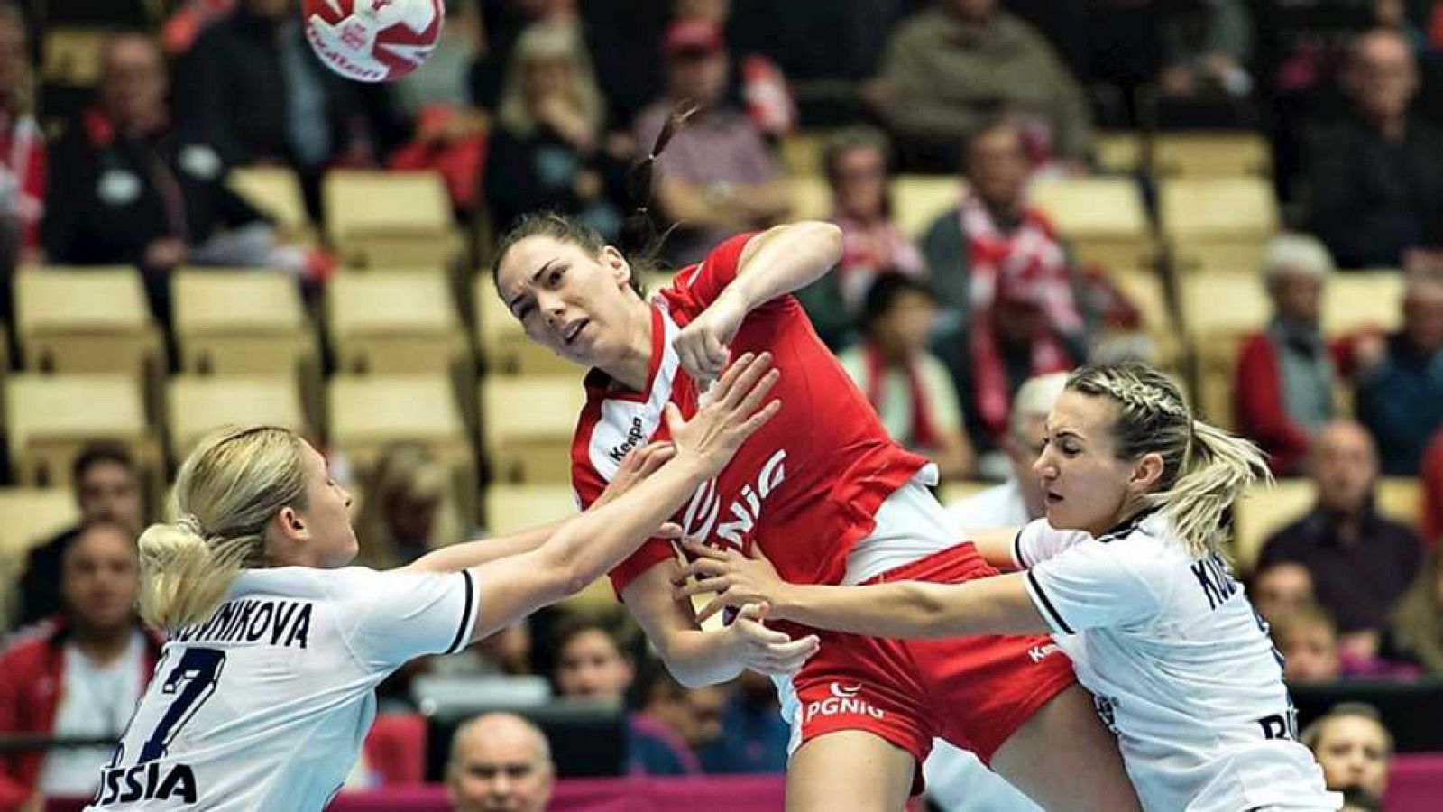 Balonmano - Campeonato del Mundo Femenino: 1/4 Final: Polonia - Rusia - ver ahora