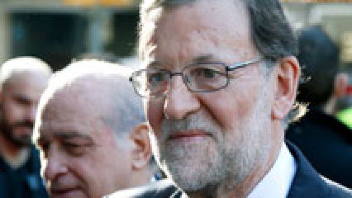 Rajoy asegura que seguirá dando paseos y niega que ahora tenga miedo a los selfis
