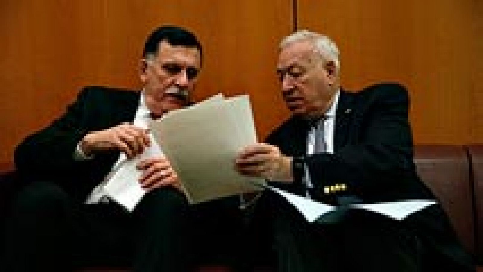 Margallo con el primer ministro libio, Faiz Serraj