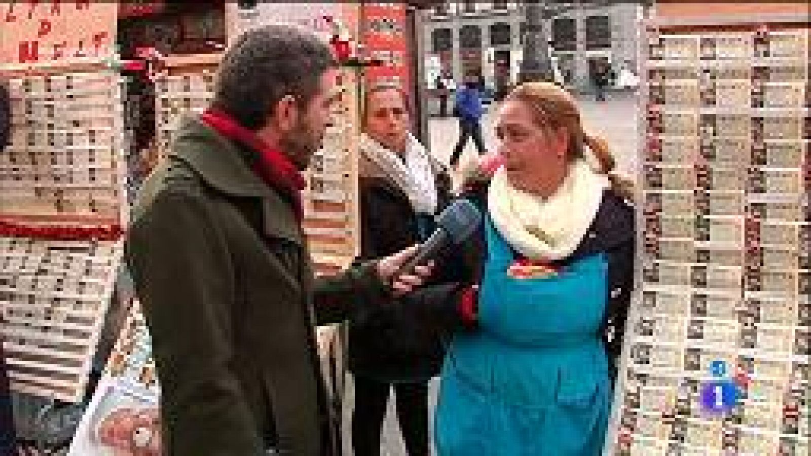 Loteros ambulantes en la Puerta del Sol