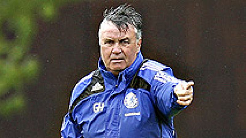 El Chelsea anunció este sábado la contratación del entrenador holandés Guus Hiddink hasta "final de la temporada", en sustitución del portugués Jose Mourinho, cesado el pasado jueves, según informó hoy en un comunicado en su página web, en el que el 