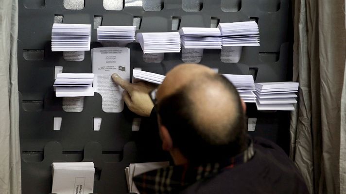 Telediario 1 - Muchos 'nuevos españoles' votan por primera vez en España