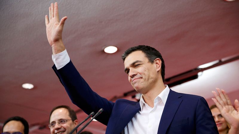  El secretario general y candidato del PSOE a la presidencia del Gobierno, Pedro Sánchez, ha asegurado que le corresponde al PP la responsabilidad de formar gobierno al haber ganado las elecciones generales, pero ha advertido que "España quiere izqui
