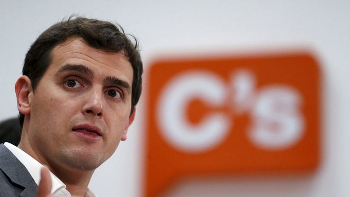  - Rivera ofrece su abstención para que gobierne el PP y pide al PSOE lo mismo para no "bloquear" la legislatura