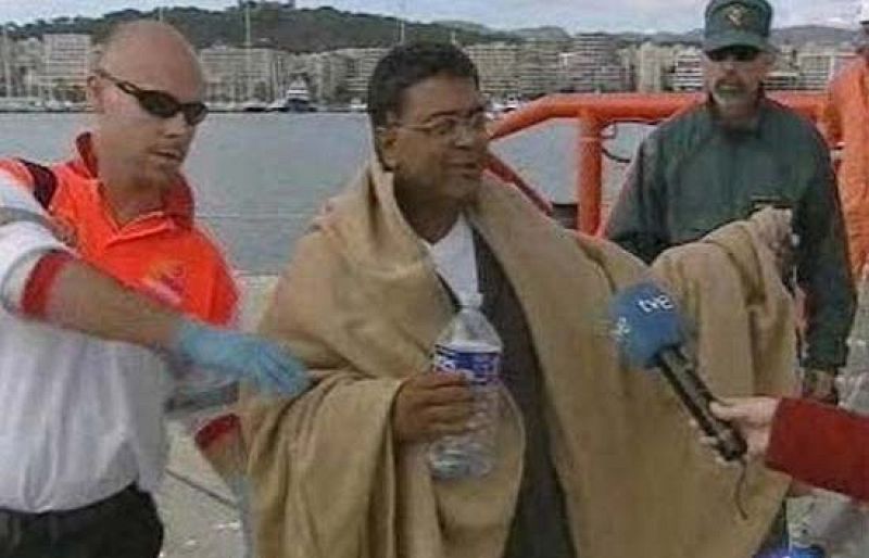  Rescatados tras estar cuatro días a la deriva