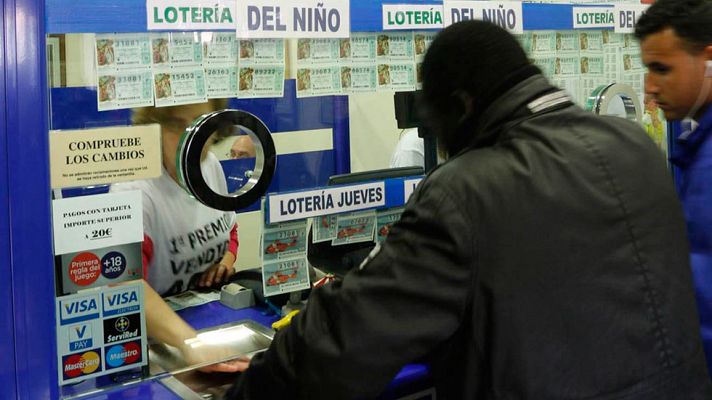 Los afortunados con el Gordo cobran su premio