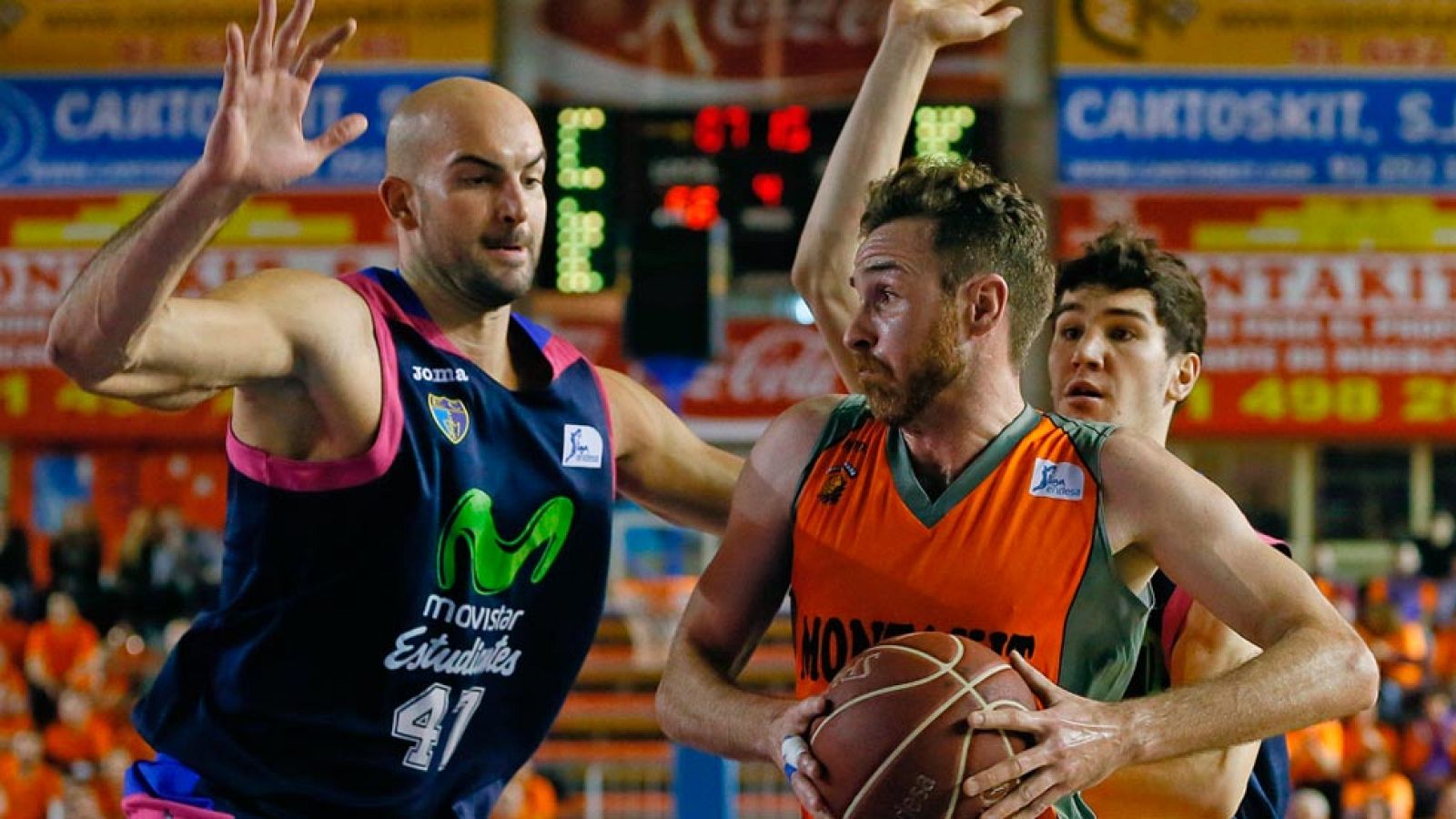El Montakit Fuenlabrada no dio opciones este martes al Movistar Estudiantes con una victoria sin paliativos (85-71) en la que destacó la dirección del base belga Jonathan Tabu (23 puntos, tres asistencias, seis recuperaciones y 35 de valoración) para sumar el segundo triunfo seguido en tres días, tras el del sábado ante el Río Natura Monbús Obradoiro.