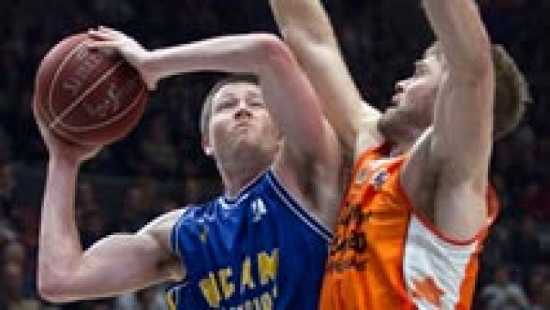 El Valencia Basket ha conseguido estirar a 22 victorias la racha de triunfos en la temporada 2015/16 tras derrotar, en la Fonteta, al UCAM Murcia (65-54).