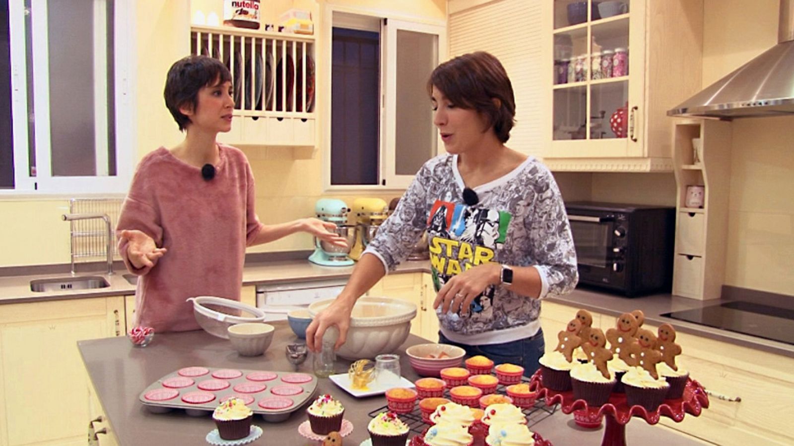 Comando Actualidad - A nadie le amarga un dulce - Cupcakes y piruletas de bizcocho