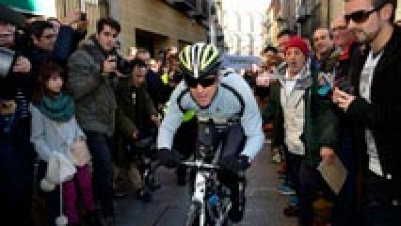 El exciclista y comentarista de TVE, Pedro Delgado, ha dicho que hay que ir pensando en el relevo del ciclismo español tras participar en la tradicional 'carrera del pavo' en Segovia, que ganó Julio Martín Gñomez por quinta vez consecutiva.