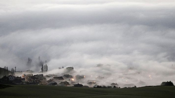 El tiempo - Nieblas en la meseta norte y Ebro y viento en el Estrecho y Canarias