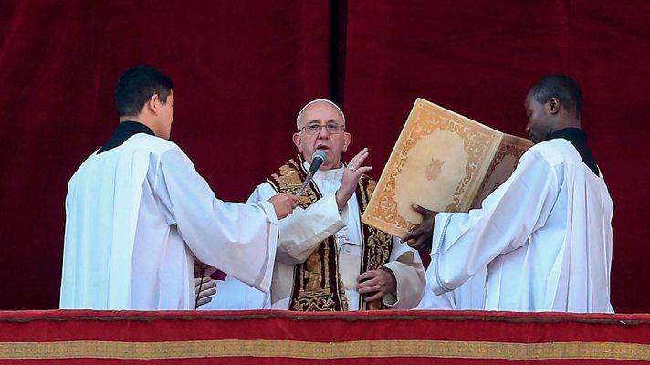 Telediario 1 - El papa Francisco: "donde nace Dios, nace la esperanza"