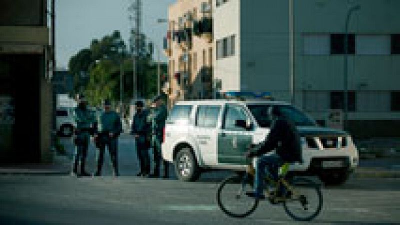 Un centenar de guardias civiles permanecen en Roquetas de Mar