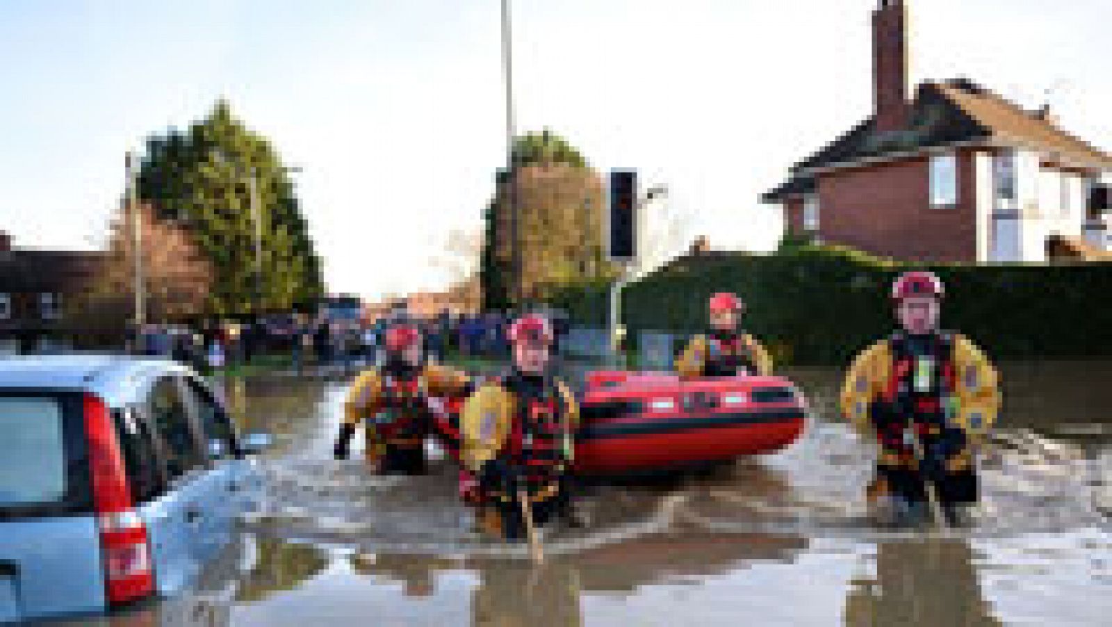 Telediario 1: Inundaciones al norte de Inglaterra | RTVE Play