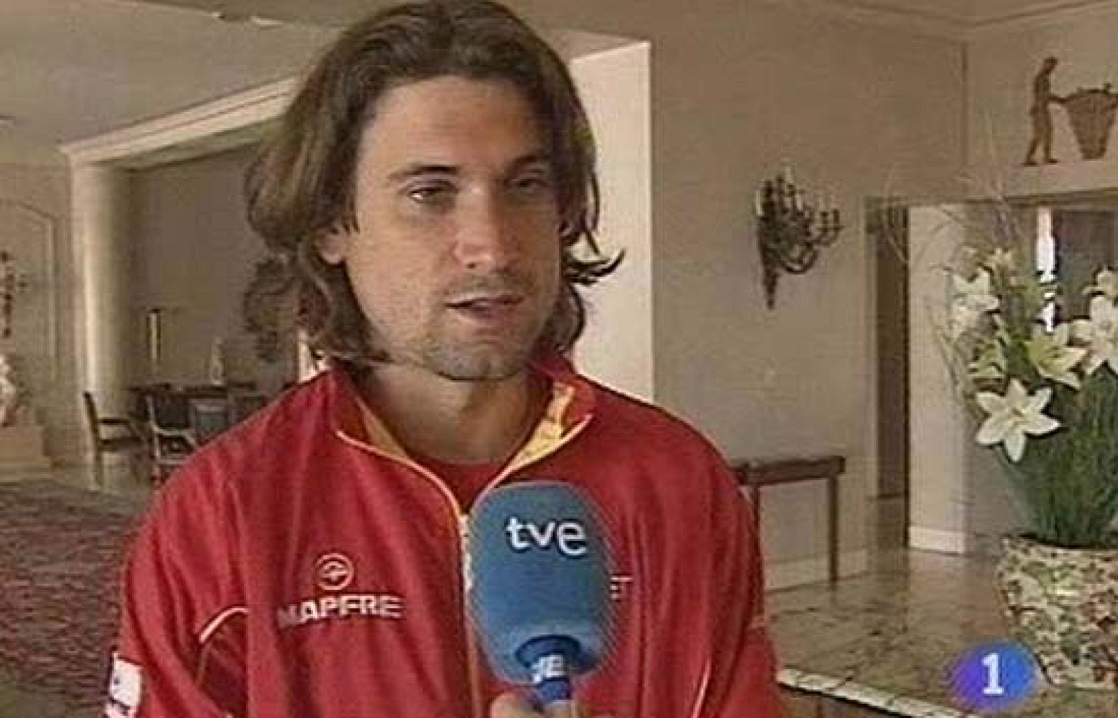 Los españoles siguen entrenándose en Mar del Plata para jugar la final de la Davis la semana que viene, al final la pista hecha a medida de los argentinos no perjudica demasiado a los españoles. Ferrer define la pista como "ni demasido rápida, ni dem