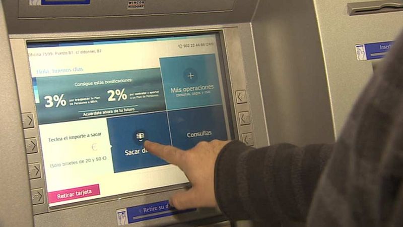 Qué comisión cobrarán los cajeros al sacar dinero