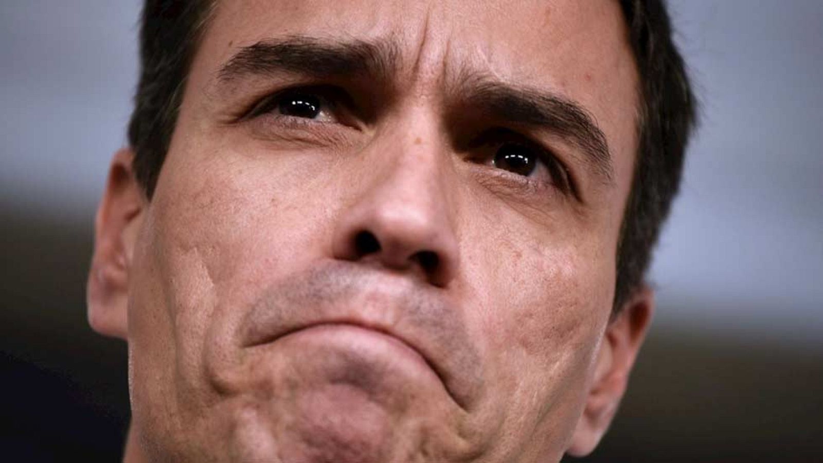 La dirección del PSOE quiere un "mínimo aplazamiento" del congreso del partido hasta la primavera