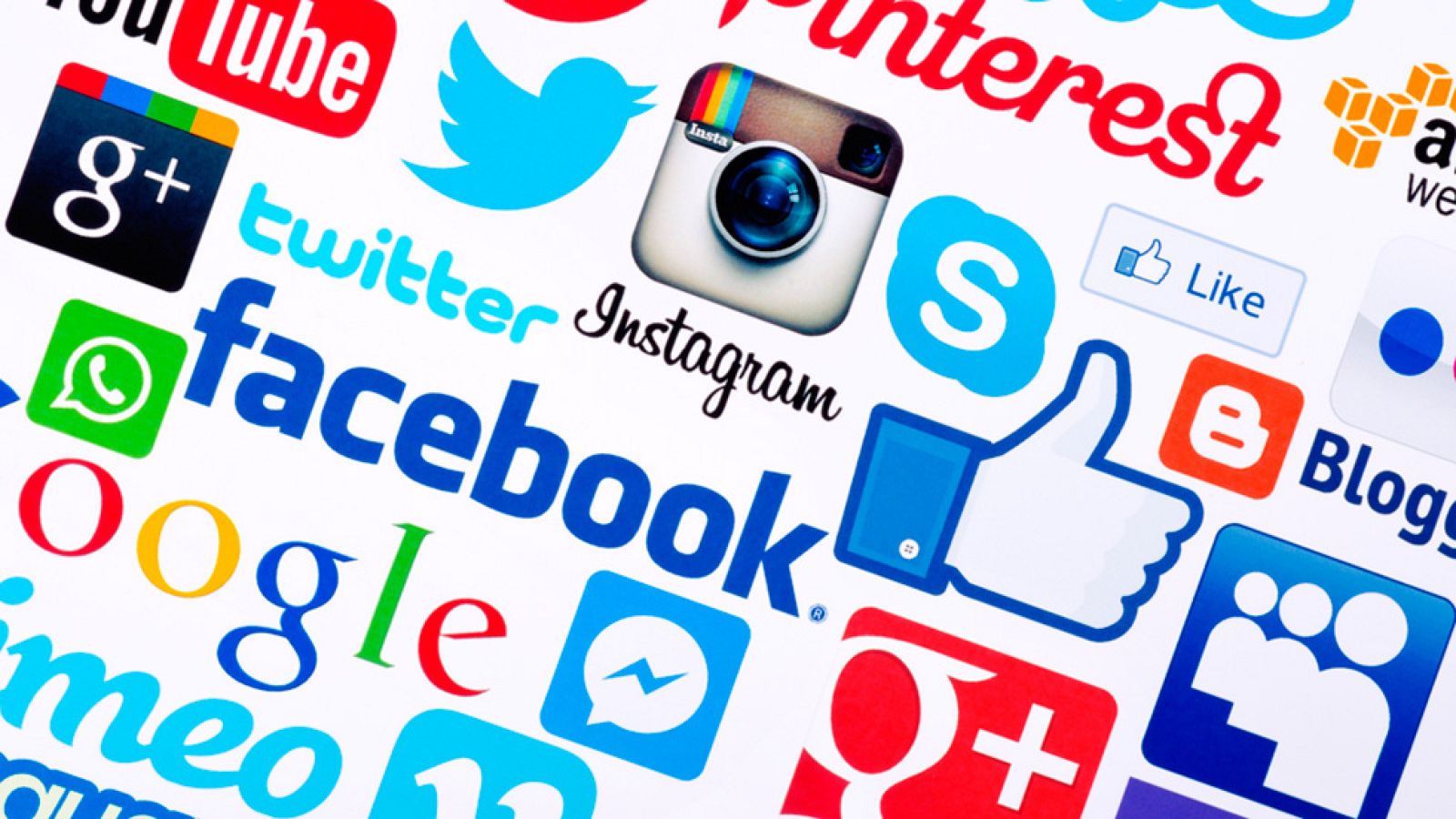 Los menores de 16 podrían necesitar consentimiento de sus padres para darse de alta en las redes sociales