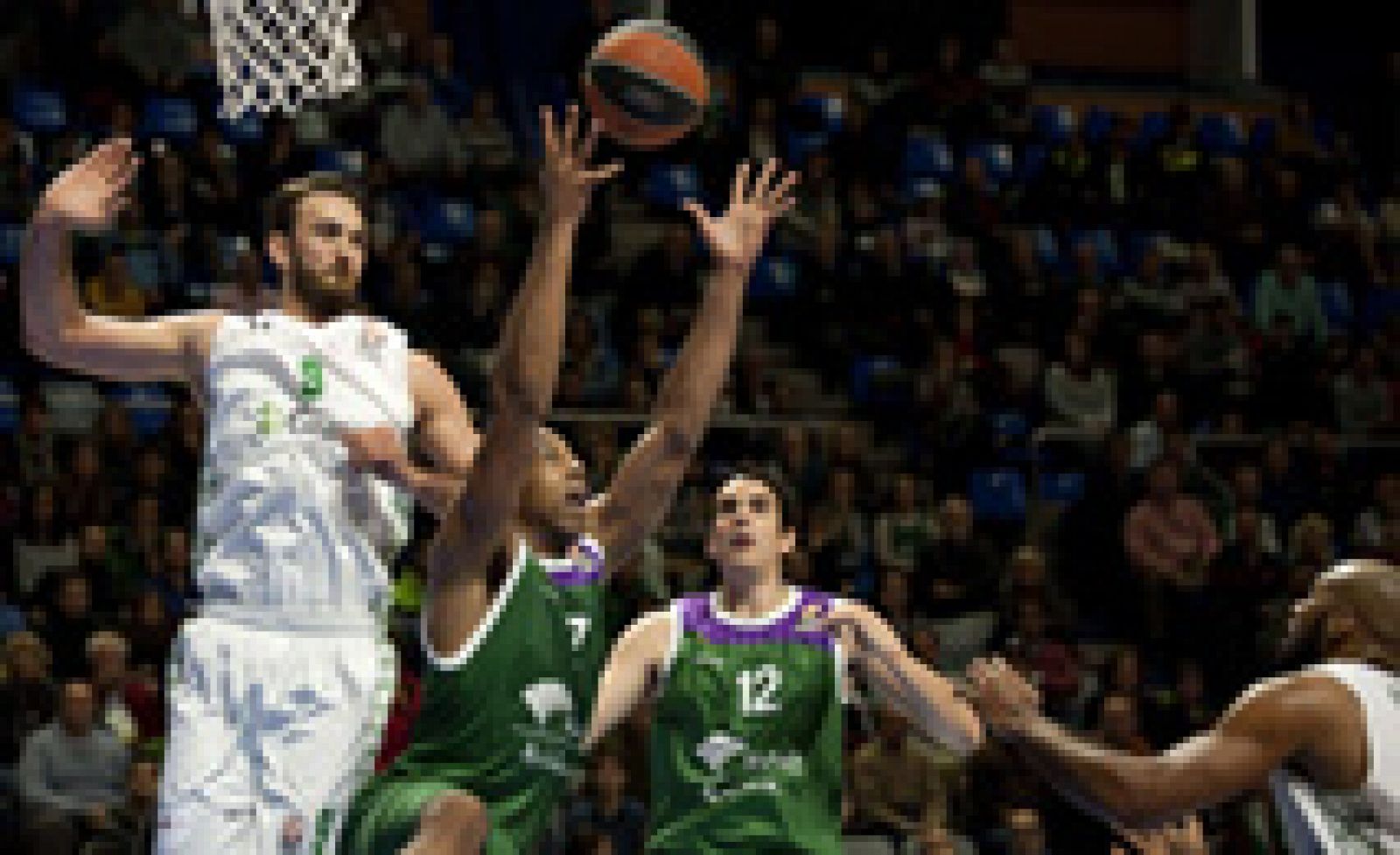 Unicaja 70-62 Darussafaka - Baloncesto en RTVE | Ver