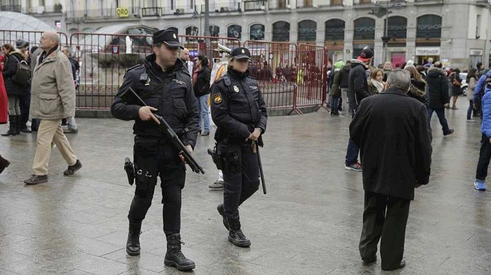 Telediario 1 - Controles de acceso por Nochevieja en la Puerta del Sol