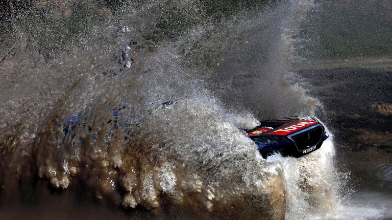 La organización del Dakar 2016 anunció este domingo la cancelación de la primera etapa de la prueba, entre las ciudades argentinas Rosario y Villa Carlos Paz, por "razones de seguridad", después de las tormentas sobre el sector de la especial del día