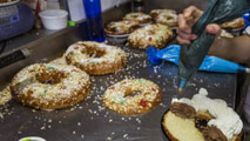 Desde el inicio de diciembre es posible encontrar roscones de reyes en muchas pastelerías