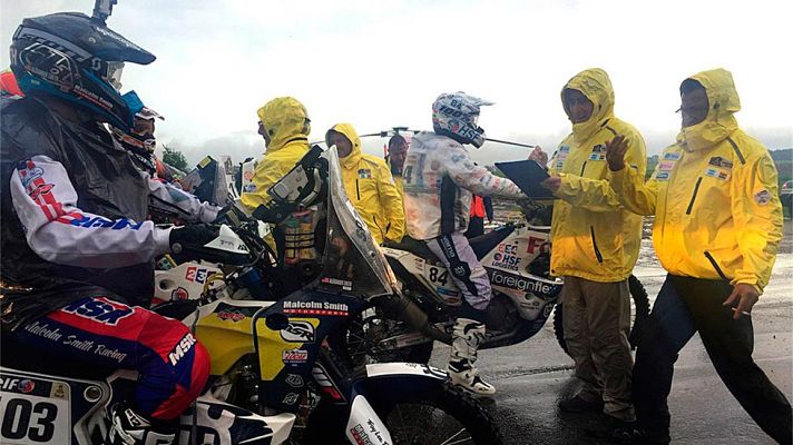 Telediario 1 - La segunda etapa del Dakar se ve recortada por las lluvias