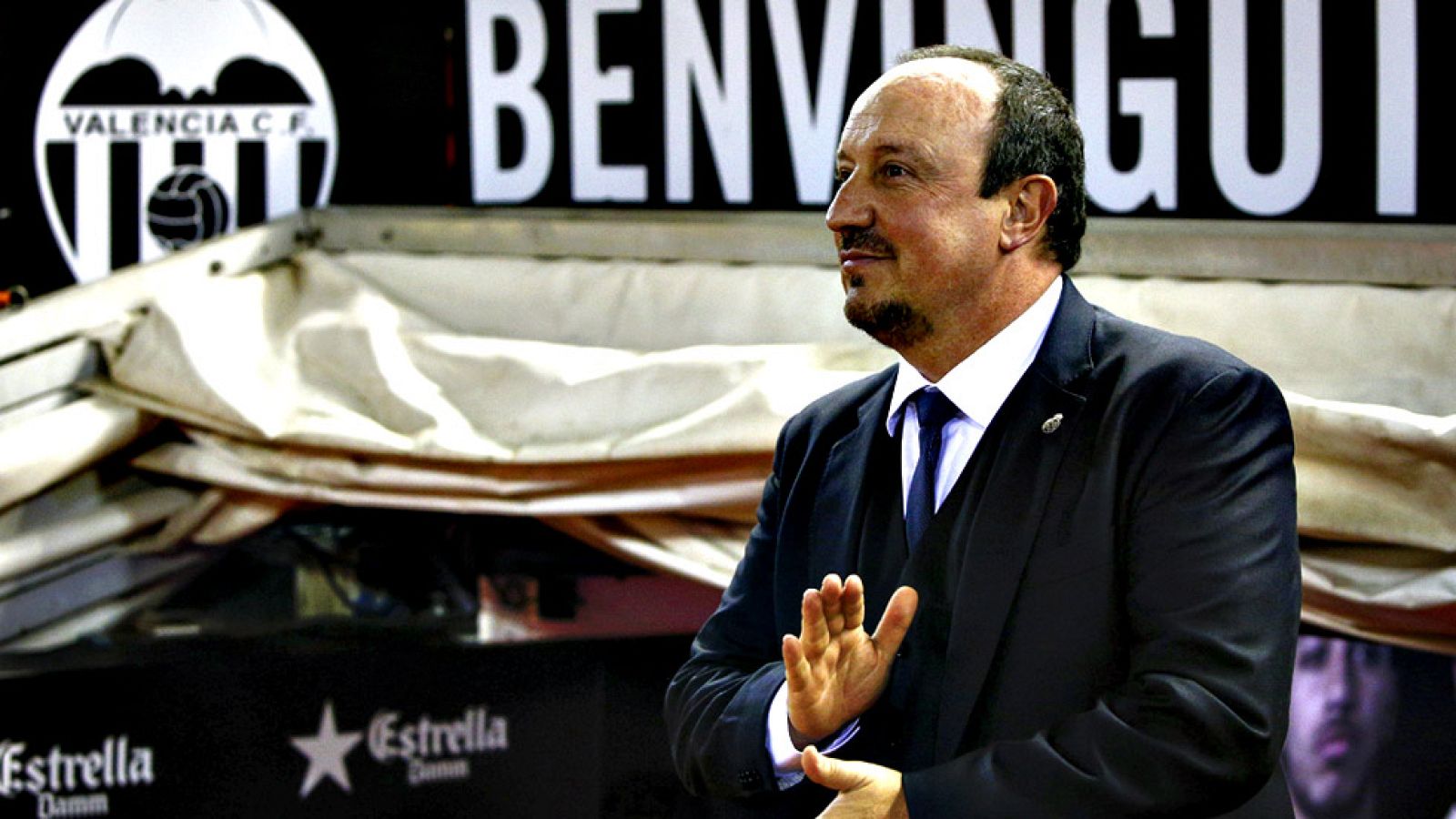 El Real Madrid y el Valencia empataron (2-2) en la decimoctava jornada de la Liga BBVA disputada en Mestalla este domingo, el primer duelo del 2016 para ambos que no hizo sino confirmar los problemas de los blancos, que desaprovechan el tropiezo del 