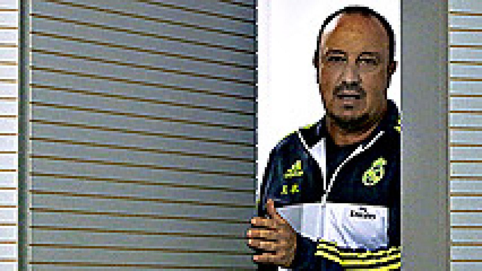 Rafael Benítez, destituido este lunes como entrenador del Real Madrid, salió del club que siempre quiso dirigir por la puerta de atrás, con el trabajo a medio hacer y sin el reconocimiento que siempre soñó y que anteriormente logró en equipos como el