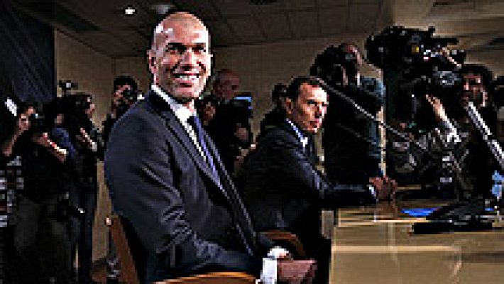 Zidane: "El objetivo es conseguir los dos títulos. Quiero ganarlo todo"