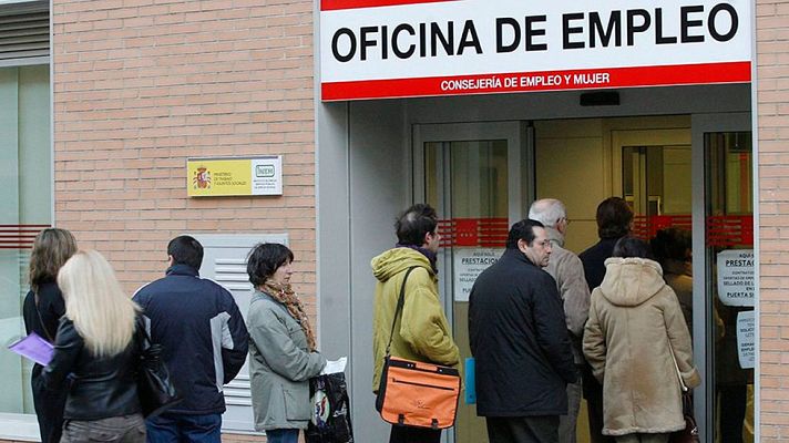 Telediario 1 - El año 2015 acaba con 533.000 ocupados más