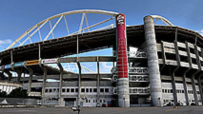 El Estadio Olímpico que acogerá este verano las pruebas de atletismo en los Juegos Olímpicos de Río de Janeiro se quedó a oscuras este lunes por un corte en el suministro eléctrico, ocasionado por el impago de las correspondientes facturas. El Ayunta